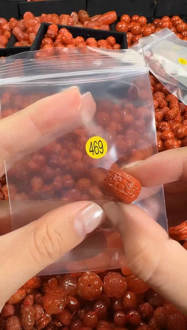 颈饰未镶嵌南红玛瑙1