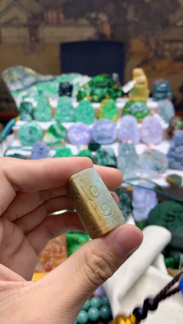 颈饰未镶嵌翡翠天然A货翡翠