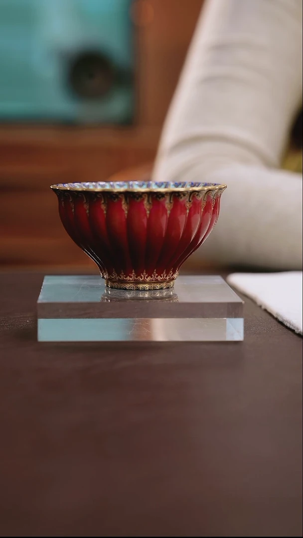 宝蕴阁珐琅彩主人杯