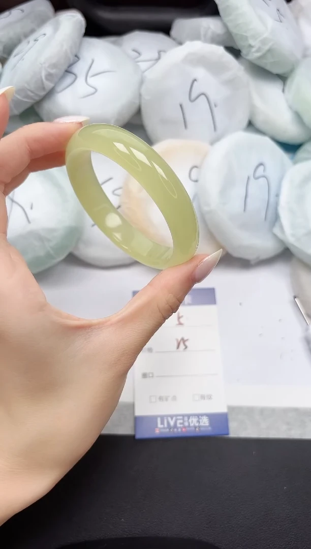 未镶嵌手镯石英质玉5/5859