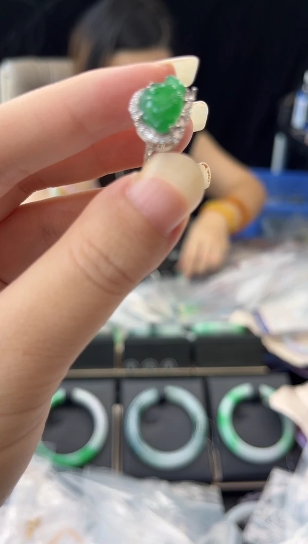 翡翠戒指未镶嵌1002961139