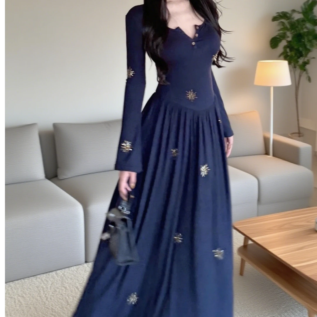 秋季法式纯欲风刺绣长袖连衣裙女早秋季高级感气质收腰连衣裙