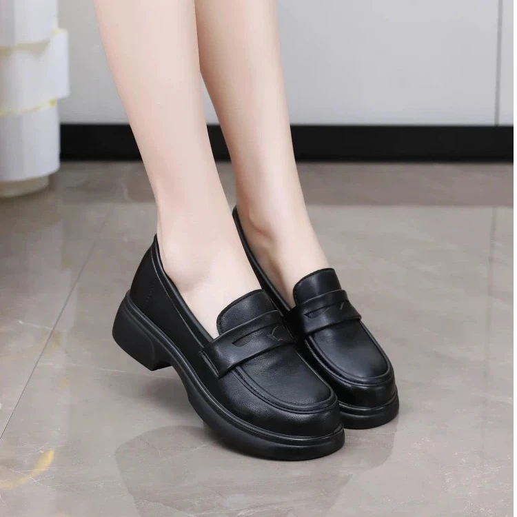 B387大码女鞋乐福鞋秋季新款通勤不显脚大百搭软底轻底时尚一脚蹬