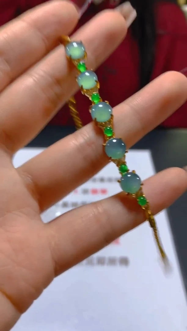 未镶嵌手链翡翠多样性发一