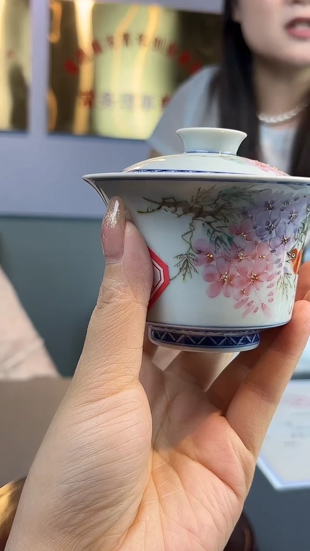 摆件瓷博会&水点桃花胡晶053