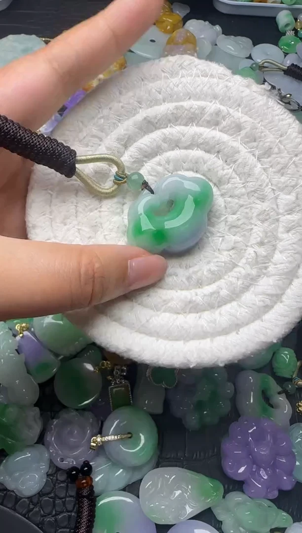 颈饰未镶嵌翡翠缅甸翡翠吊坠