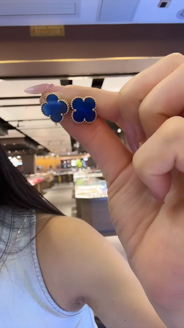 玛瑙/玉髓耳钉18K金镶嵌耳钉