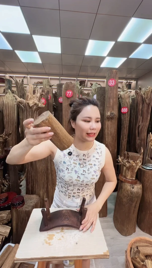 沉香碎屑沉香沉香原料摆件工艺品一百元以上带底座