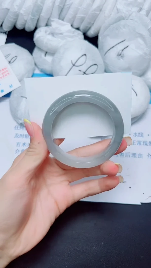 石英质玉手镯未镶嵌208/52.9