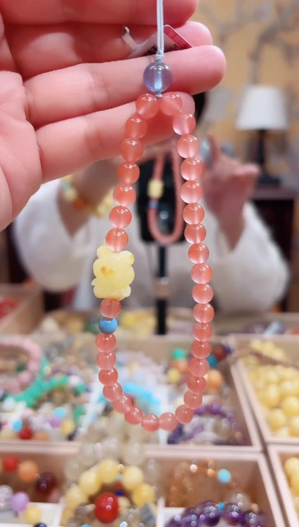 未镶嵌手链南红玛瑙山南红，冰种樱桃红