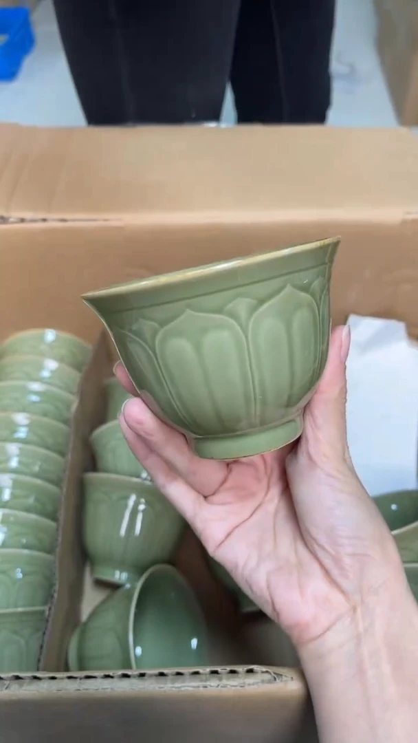 陶瓷橄榄绿莲瓣大压手杯 单只