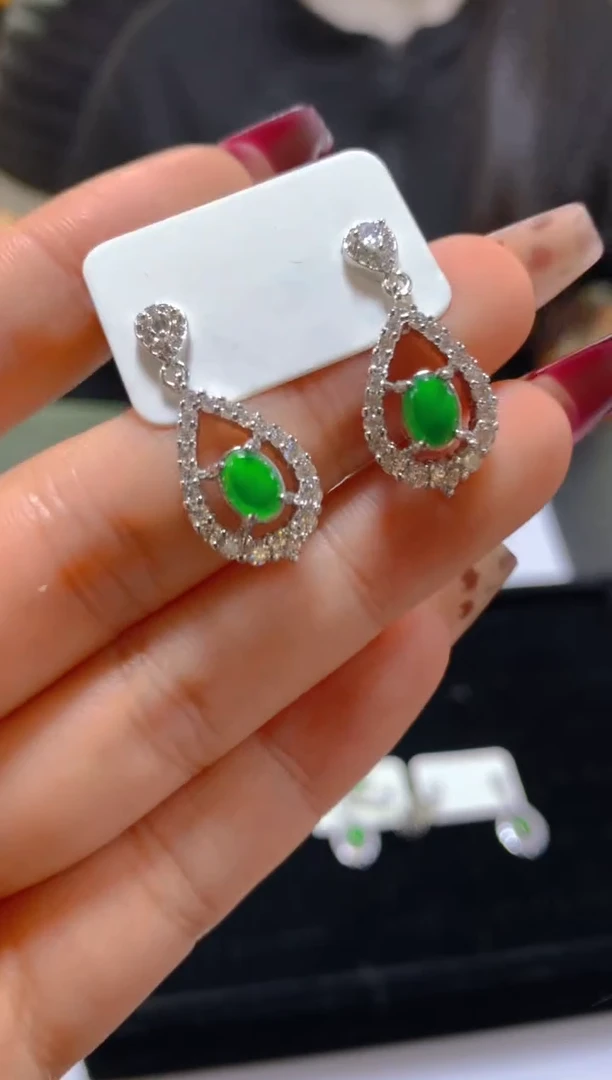 未镶嵌翡翠耳饰多样性发一