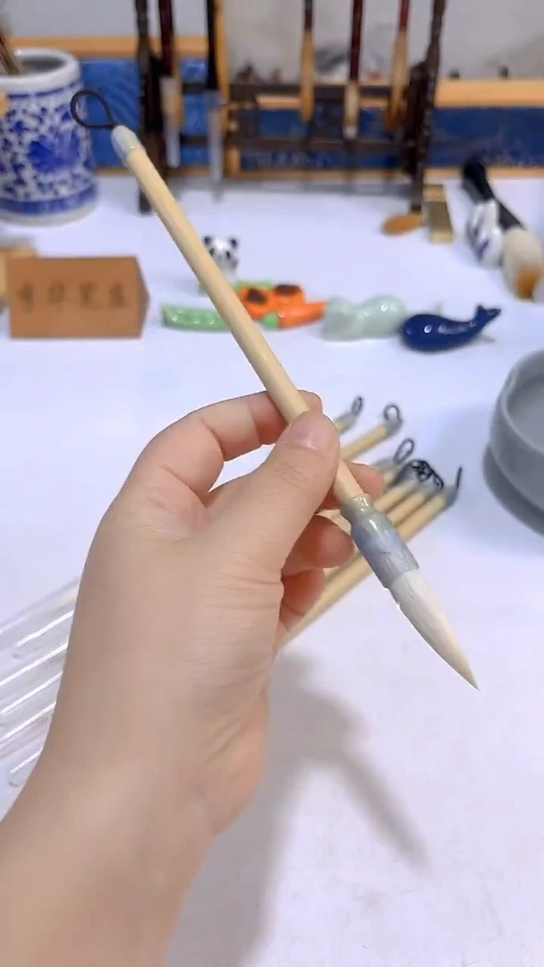 夏月 中楷羊毫毛笔1支作品款