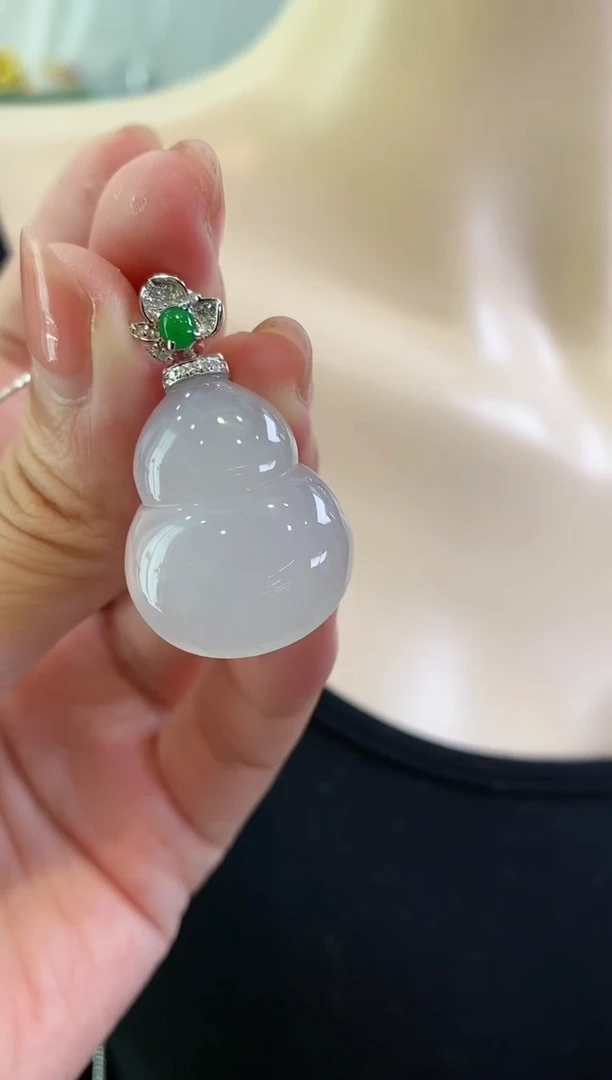 吊坠(不含链)18K金镶嵌翡翠葫芦
