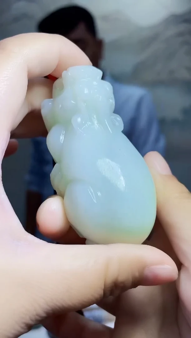 颈饰未镶嵌和田玉甲**丁1