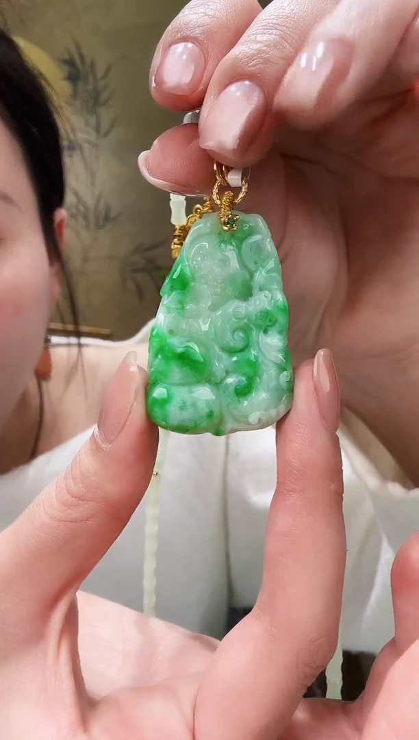 颈饰未镶嵌翡翠吊坠