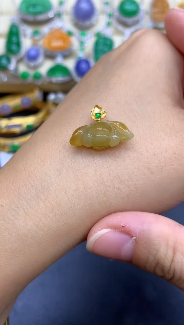 颈饰18K金镶嵌翡翠170-中国好珍宝