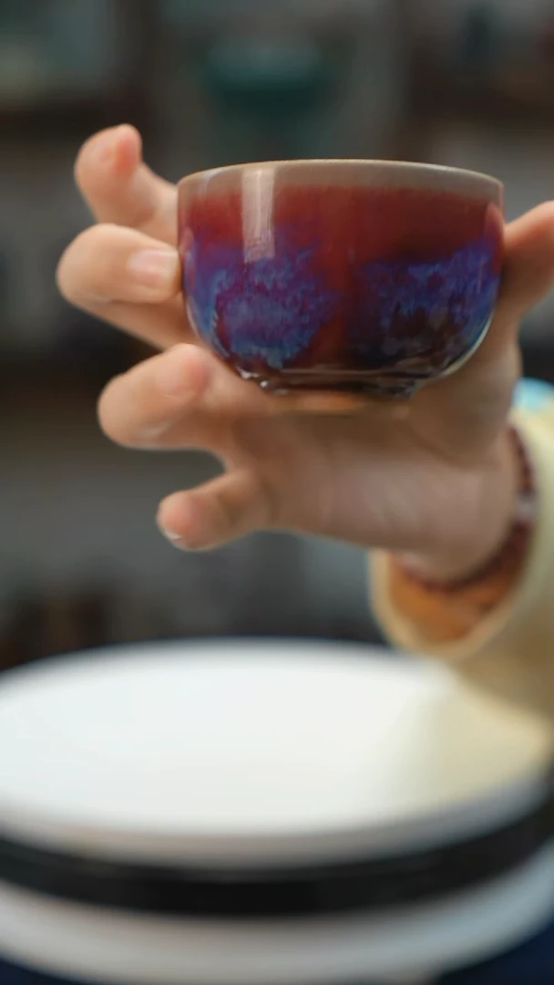 钧瓷自然窑变的主人杯