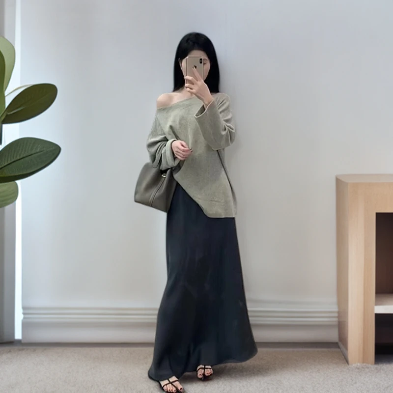 慵懒高级感斜肩毛衣女早秋穿搭2025新款露肩针织衫宽松蝙蝠袖上衣