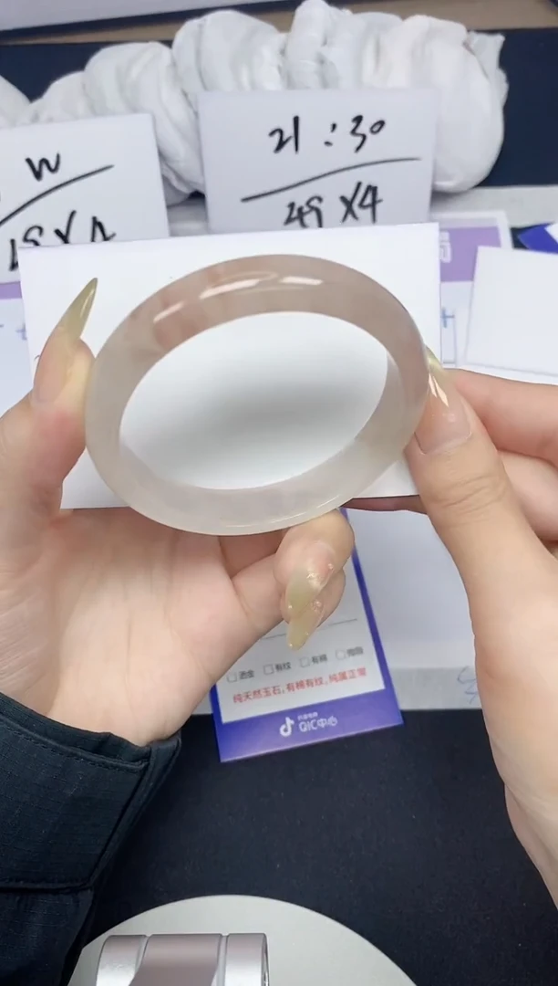 石英质玉手镯未镶嵌182-58圈口