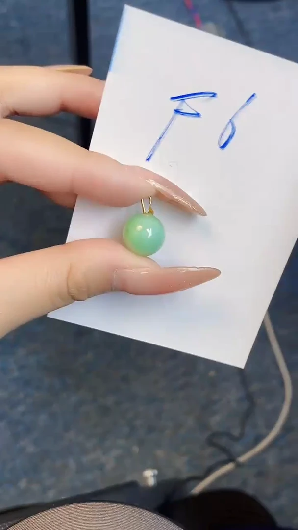 【闪购商品】翡翠颈饰18K金镶嵌00000000