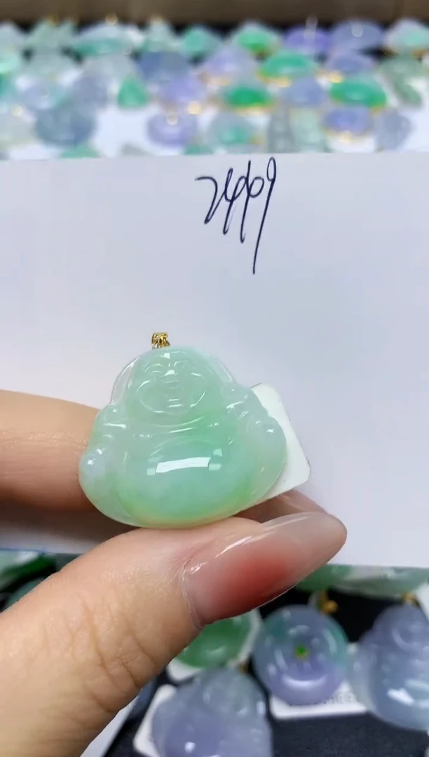 翡翠18K金镶嵌颈饰 天然缅甸翡翠A货