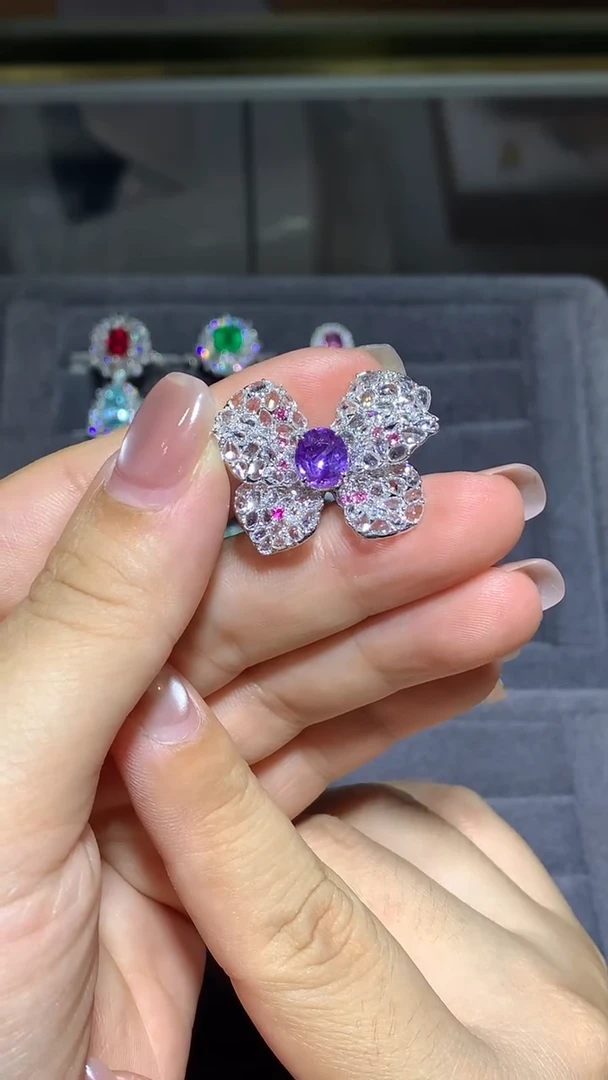 戒指彩色蓝宝石18K金镶嵌2.1CT