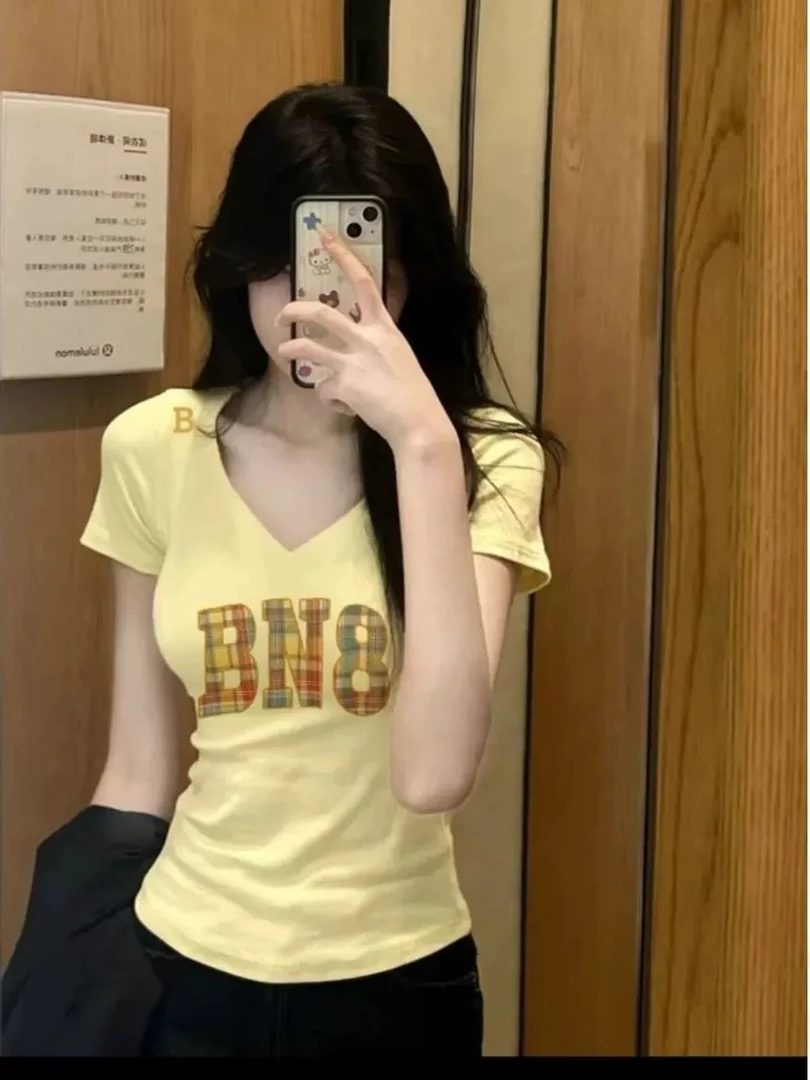 【L定制-棒球女孩】2025新款V领正肩短袖t恤盐系爆款百搭显瘦上衣