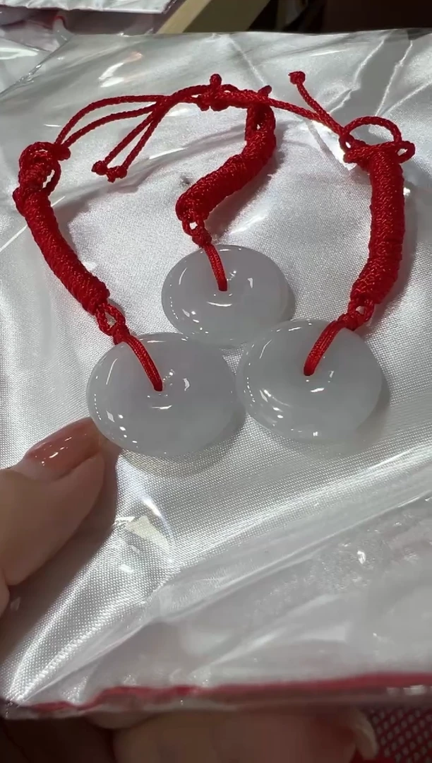 翡翠未镶嵌颈饰小朋友平安扣，多样性发一件