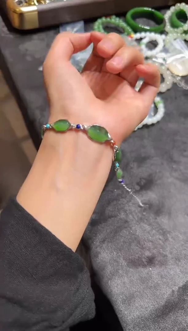 未镶嵌手链和田玉1
