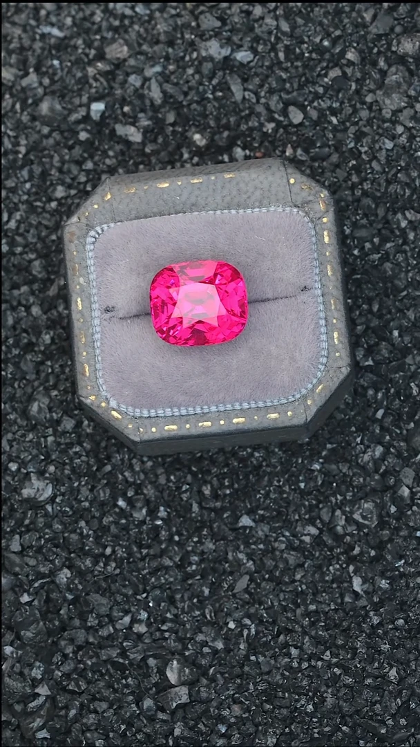 未镶嵌裸石尖晶石7.16克拉