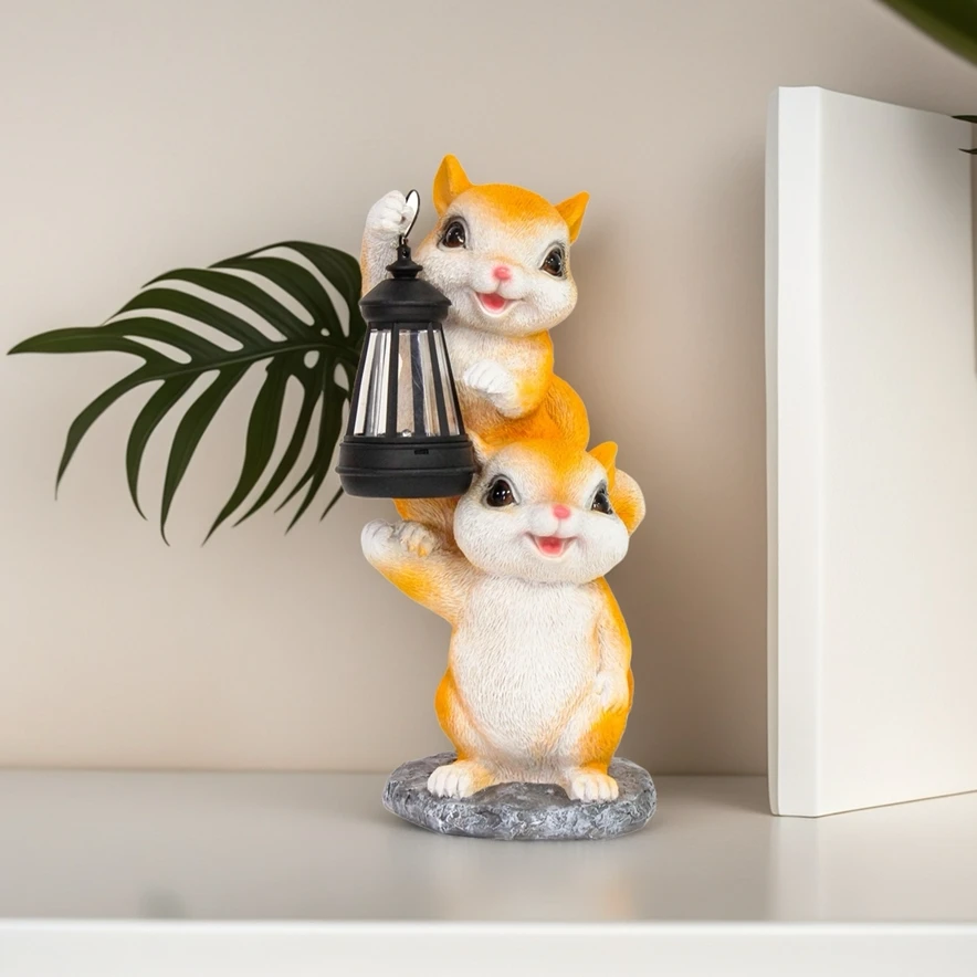 创意太阳能可爱松鼠提灯户外花园院子松鼠摆件别墅景观布置小夜灯