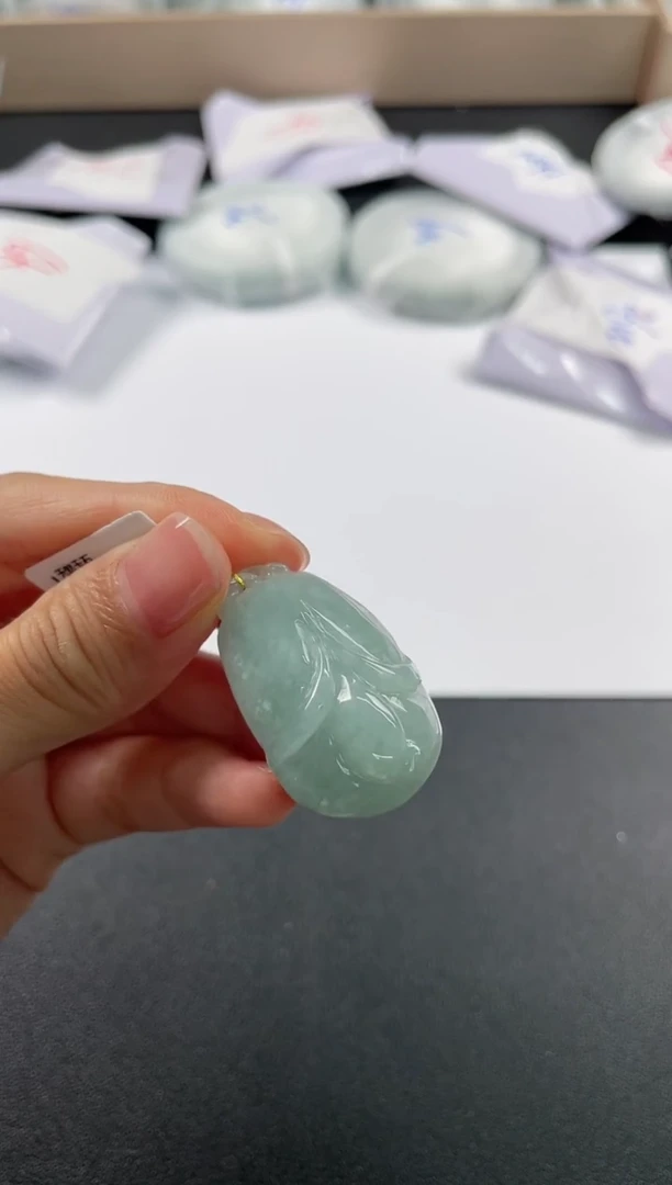 翡翠未镶嵌颈饰6262 玉兰花