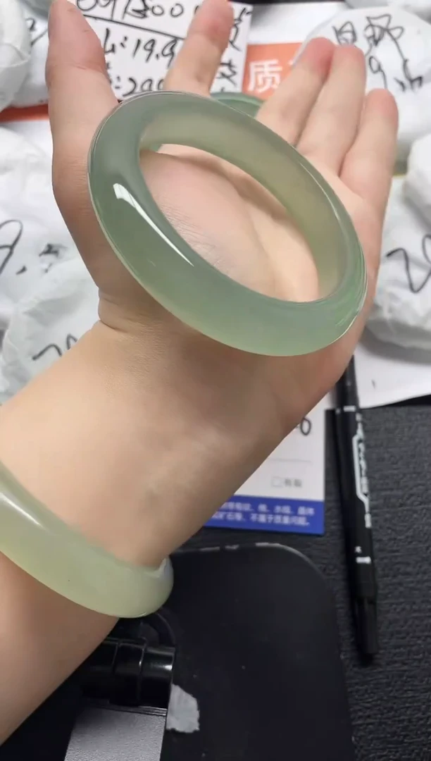 未镶嵌手镯石英质玉35-60