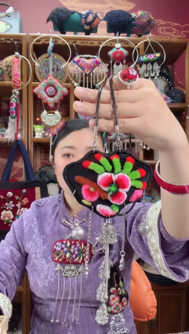 刺绣项链35甜甜家