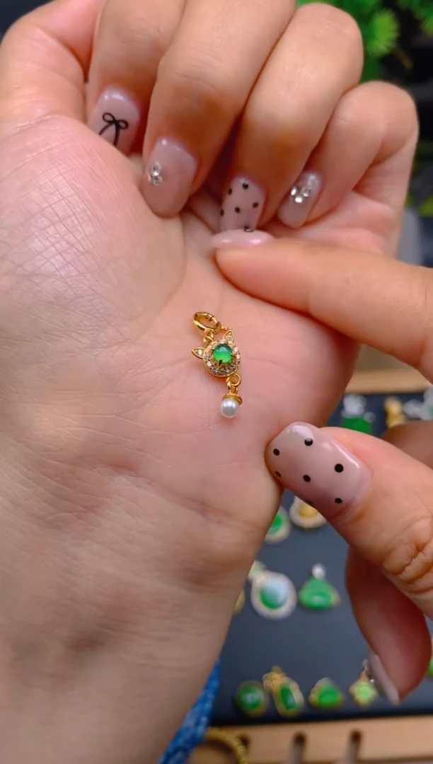 吊坠(不含链)银S925镶嵌翡翠猫猫万能扣