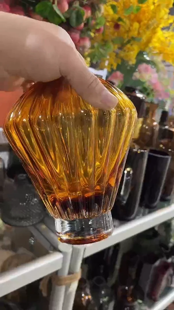 琥珀色小热球花瓶