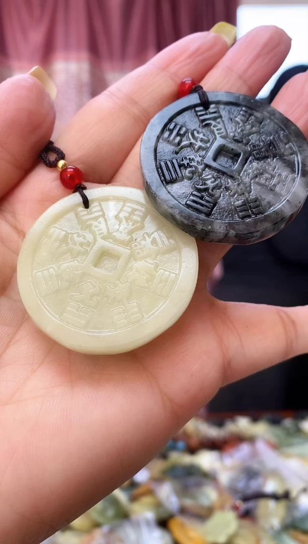 未镶嵌岫玉吊坠多样性发其中之一  挂坠