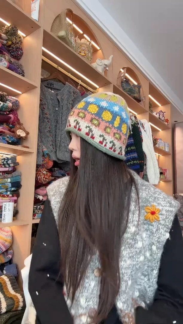 美丽如樱桃卷边帽