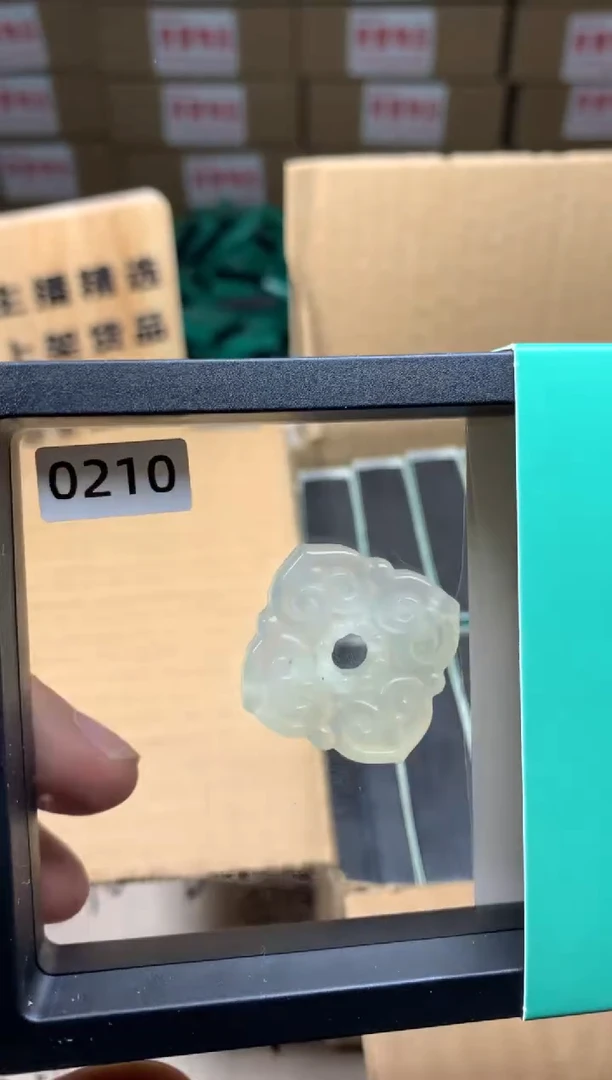 未镶嵌蛇纹石玉颈饰岫玉吊坠 天然岫玉 男女同款 带绳 无盒