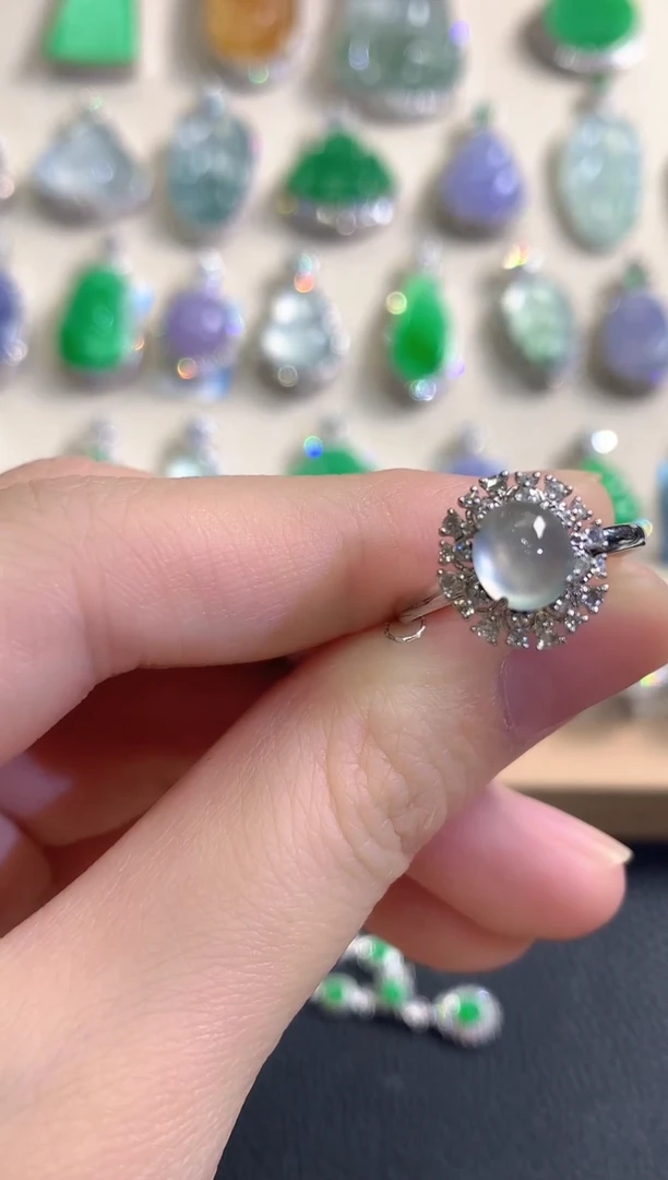 18K金镶嵌戒指翡翠秋日珠宝Q98