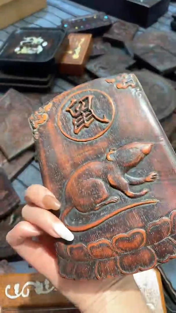 木紫檀雕刻一物一拍