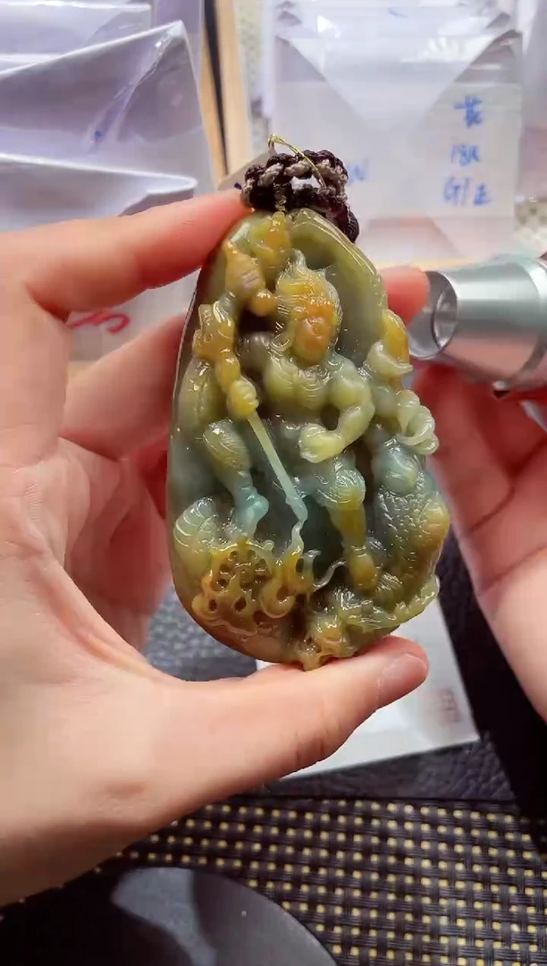 颈饰未镶嵌翡翠 000111