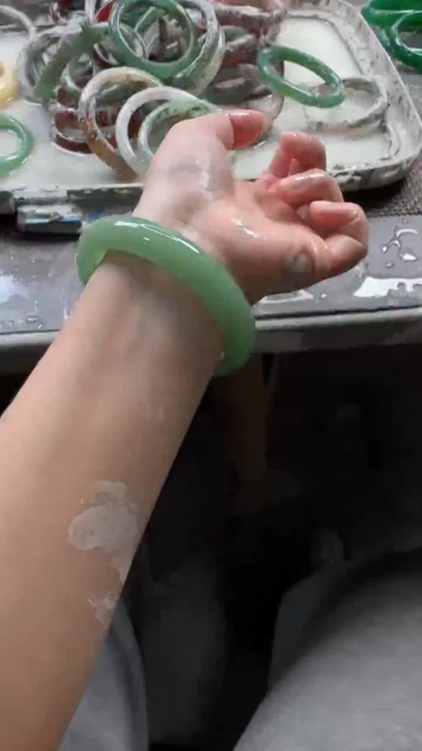 【闪购商品】石英质玉手镯未镶嵌70 6364