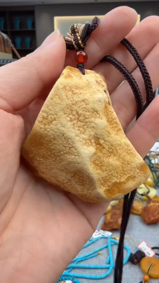 未镶嵌颈饰琥珀180秒拍号 假一罚三