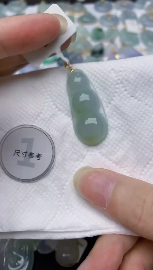 翡翠18K金镶嵌颈饰天然A货翡翠