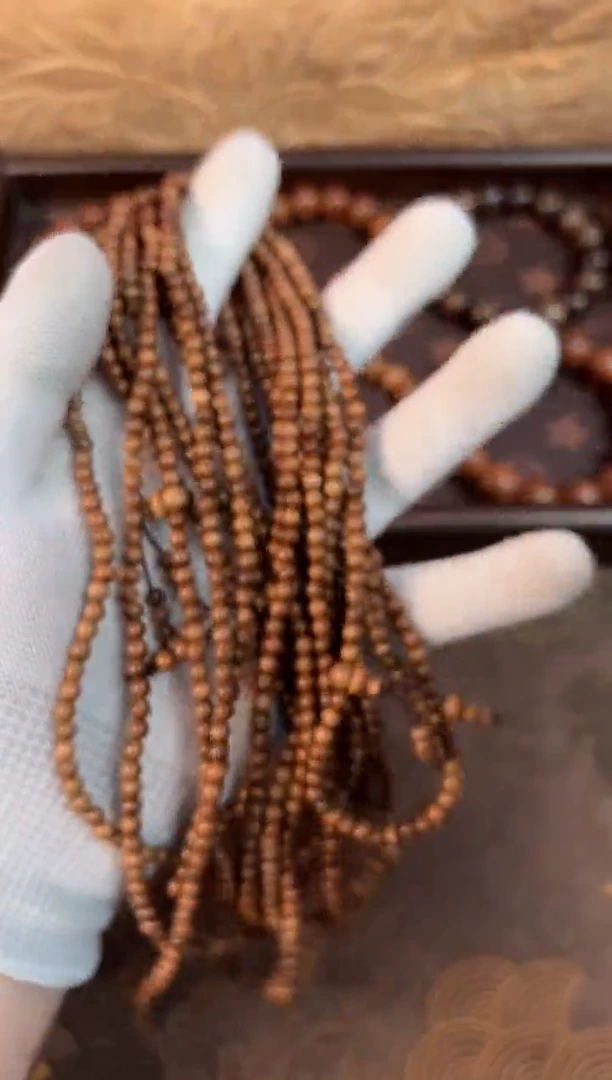 檀香木迈索尔正区老山檀顺纹0.4X216微瑕疵