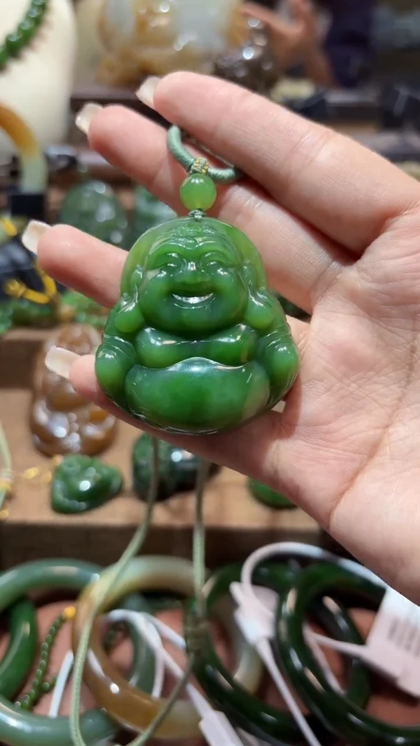 颈饰未镶嵌和田玉（碧玉）1