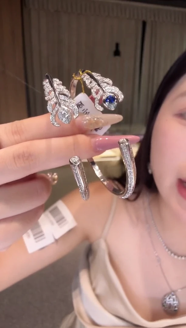 铂Pt950镶嵌手镯钻石羽毛手镯多样性发其一