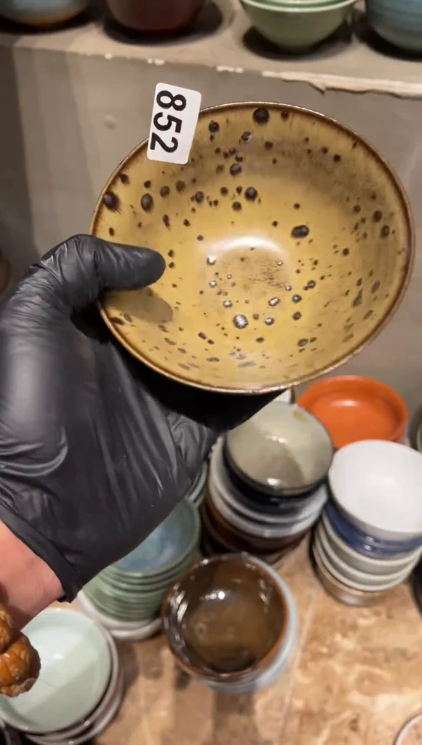【闪购商品】瓷片852 燕麦黄麻点小碗1个